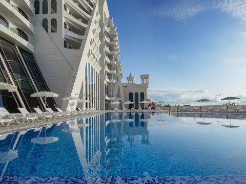The Grand Gloria Hotel