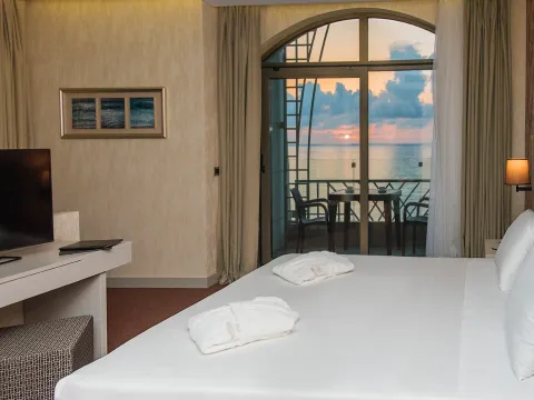 The Grand Gloria Hotel