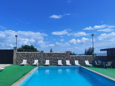 Chateau khashmi